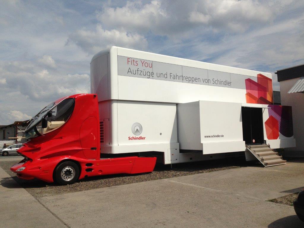 Die Schindler Roadshow zeigt in 33 deutschen Städten neue Aufzüge und Mobilitätslösungen. Die Schindler Roadshow zeigt in 33 deutschen Städten neue Aufzüge und Mobilitätslösungen.