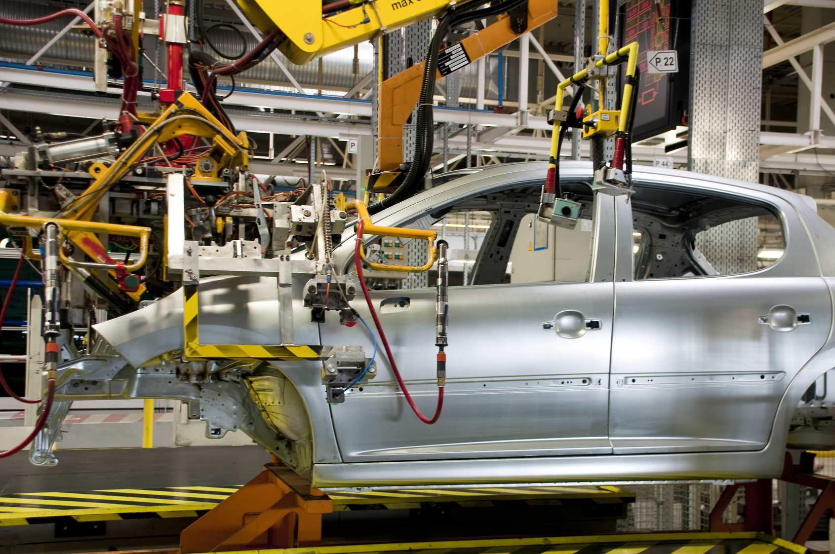 AraCom optimiert mit APEX den Workflow in der Automobilindustrie