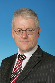 Peter Häußermann, Leiter des Bereiches Elektrik/Elektronik Telematik der Daimler AG