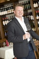 Inhaber und Somelier Peter Rock © Norbert Wilhelmi Inhaber und Somelier Peter Rock © Norbert Wilhelmi