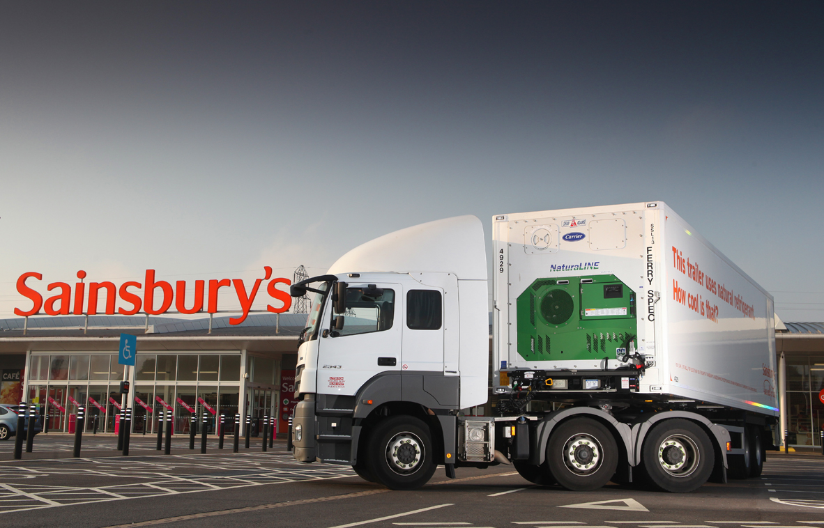 Die britische Supermarkkette Sainsburys testet den weltweit ersten mit CO2 gekühlten Anhänger in Lon