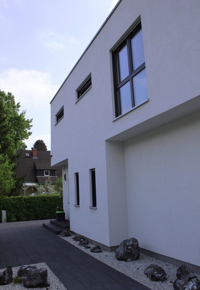 Klare Linien prägen das moderne Erscheinungsbild des Hommage 165. (Foto: HANLO Haus) Klare Linien prägen das moderne Erscheinungsbild des Hommage 165. (Foto: HANLO Haus)