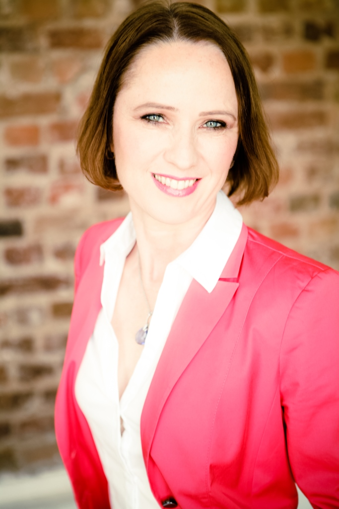 Social-Media-Expertin Claudia Hilker Social-Media-Expertin Claudia Hilker