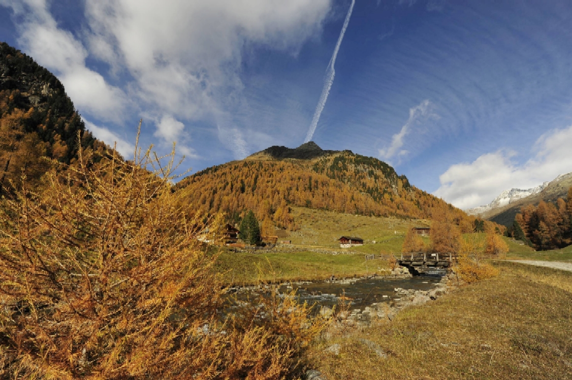 Bald zeigt sich die Landschaft herbst-bunt. Foto: defereggental.com Bald zeigt sich die Landschaft herbst-bunt. Foto: defereggental.com