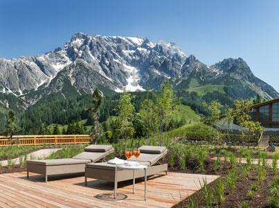 Liegen zum Entspannen im Sonnengarten