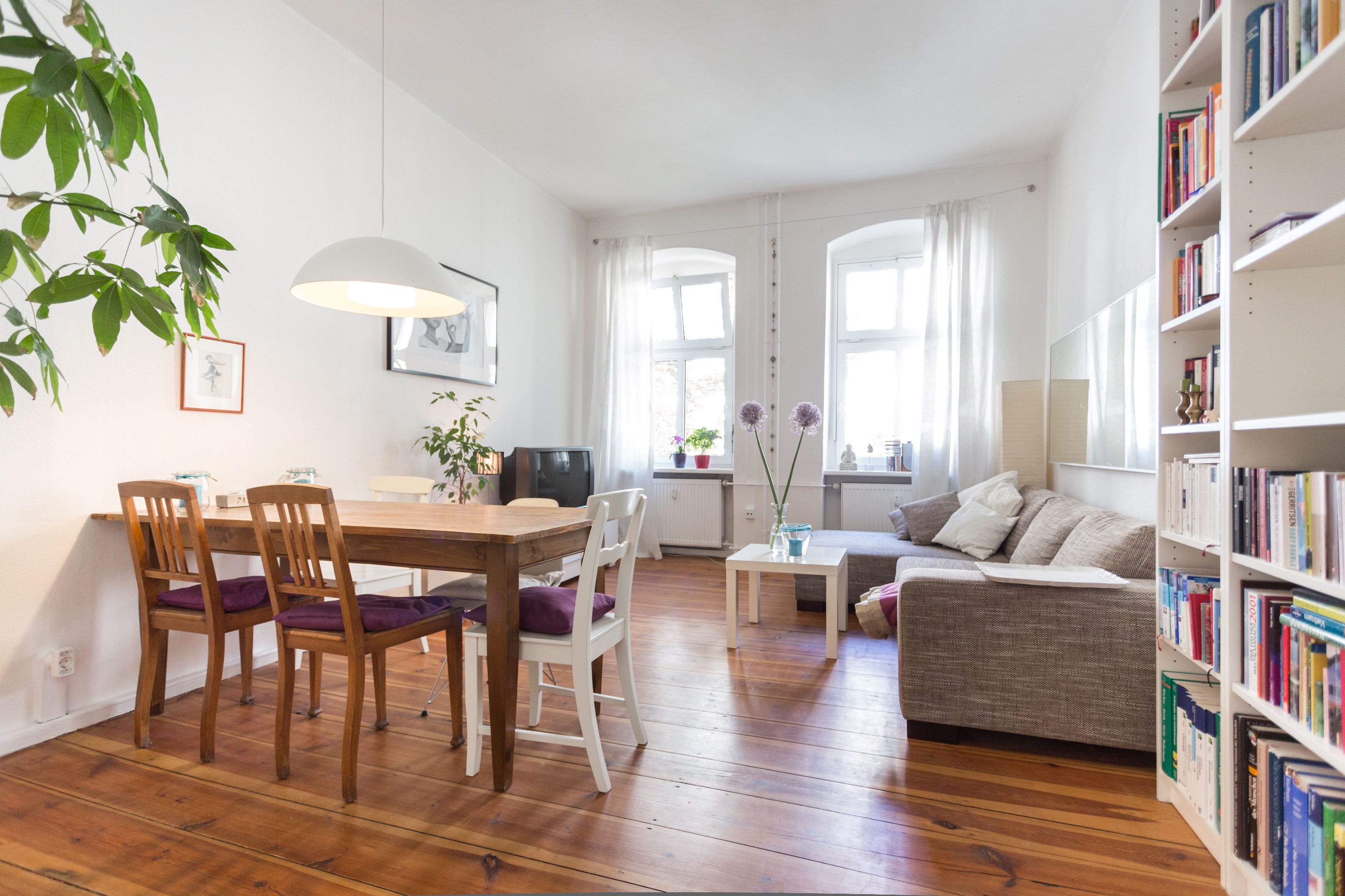 Über Airbnb kann jetzt jeder in der ehemaligen Wohnung von Angela Merkel unterkommen.