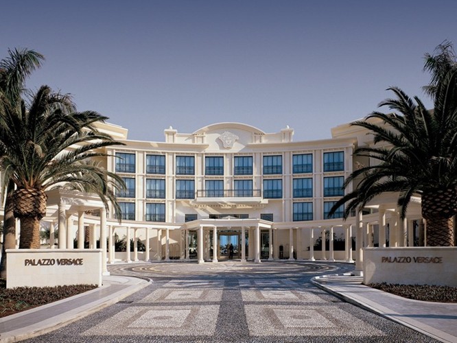 Palazzo Versace in typischern neokalssizistischem Stil Palazzo Versace in typischern neokalssizistischem Stil