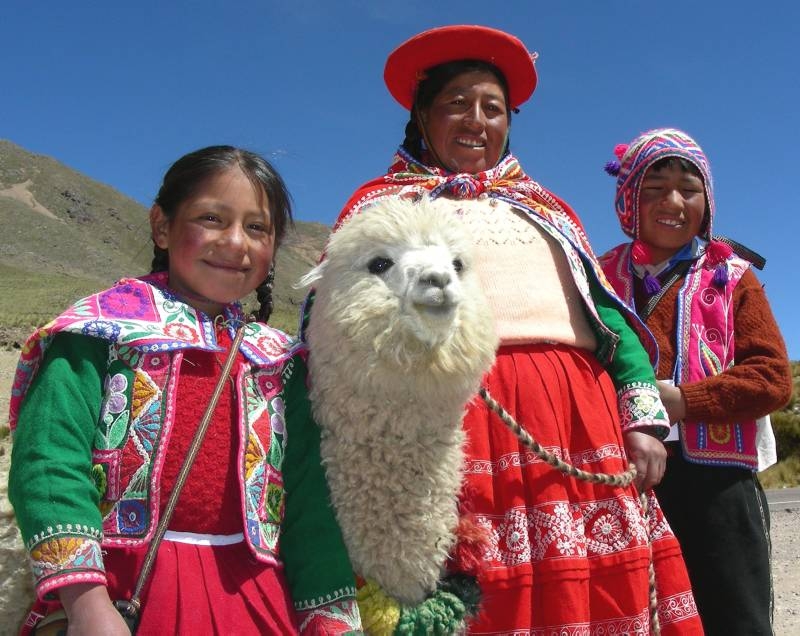 Indianerfamilie mit Alpaca Indianerfamilie mit Alpaca