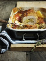 Putenrollbraten mit Äpfeln und Thymian Putenrollbraten mit Äpfeln und Thymian