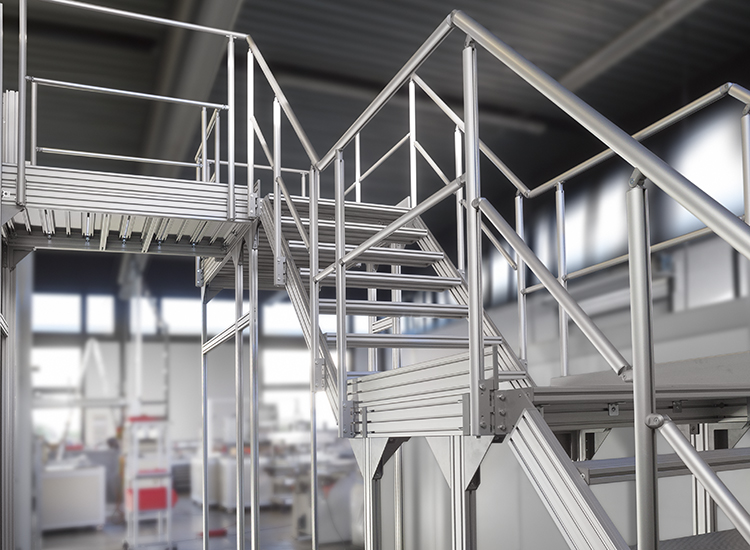 Das Treppen-Podeste-System von item?ideal für Ihre Maschinenumgebung. Das Treppen-Podeste-System von item?ideal für Ihre Maschinenumgebung.