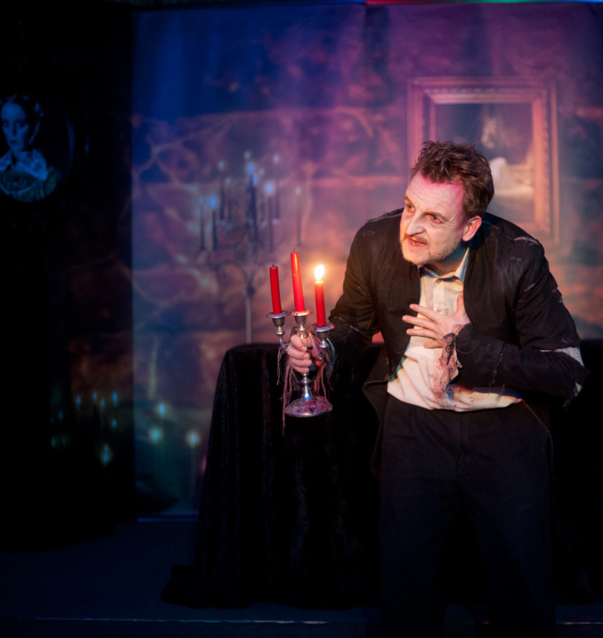 Gruseln und Spaßhaben: Draculas Diener Renfield erwartet Sie in der Gruft. Gruseln und Spaßhaben: Draculas Diener Renfield erwartet Sie in der Gruft.