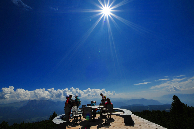Der Panoramatisch am Ritten - 360°Rundblick auf eine bezaubernde Bergwelt mit weltbekannten Namen Der Panoramatisch am Ritten - 360°Rundblick auf eine bezaubernde Bergwelt mit weltbekannten Namen