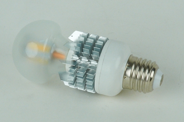 8W / 1080 Lumen LED-Lampe mit Heatpipe-Technologie 8W / 1080 Lumen LED-Lampe mit Heatpipe-Technologie