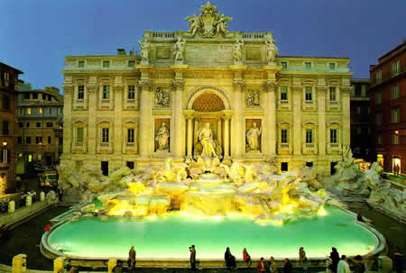 Der Trevi-Brunnen in Rom: Touristen werfen 100.000 € jährlich hinein. Der Trevi-Brunnen in Rom: Touristen werfen 100.000 € jährlich hinein.
