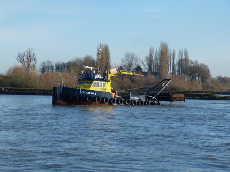 Pflugboot?Catharina 6?im Einsatz bei Spijk (NL)