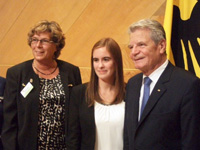Margret Hartkopf, Birte Braun, Bundespräsident Dr. Joachim Gauck (v.l.n.r.)