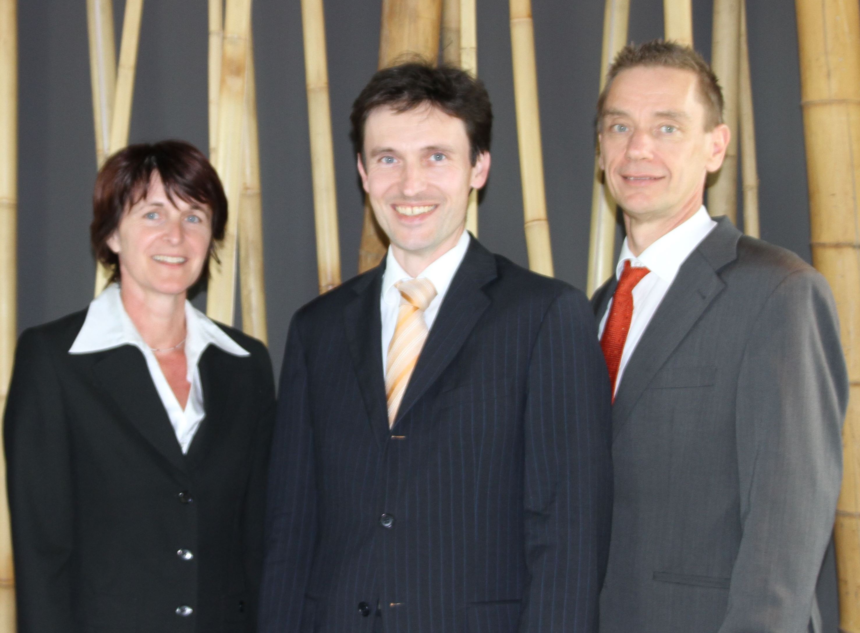 Geschäftsführung Logivations GmbH: Andrea Plapp, Dr. Dominik Eberlein und Dr. Christoph Plapp Geschäftsführung Logivations GmbH: Andrea Plapp, Dr. Dominik Eberlein und Dr. Christoph Plapp