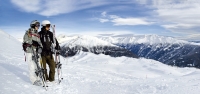 Skifahrer mit Panorama 3 -Skizentrum Hochpustertal (Ski)Hit Osttirol) Skifahrer mit Panorama 3 -Skizentrum Hochpustertal (Ski)Hit Osttirol)
