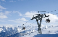 Gondeln Skizentrum Hochpustertal (Ski)Hit Osttirol) Gondeln Skizentrum Hochpustertal (Ski)Hit Osttirol)