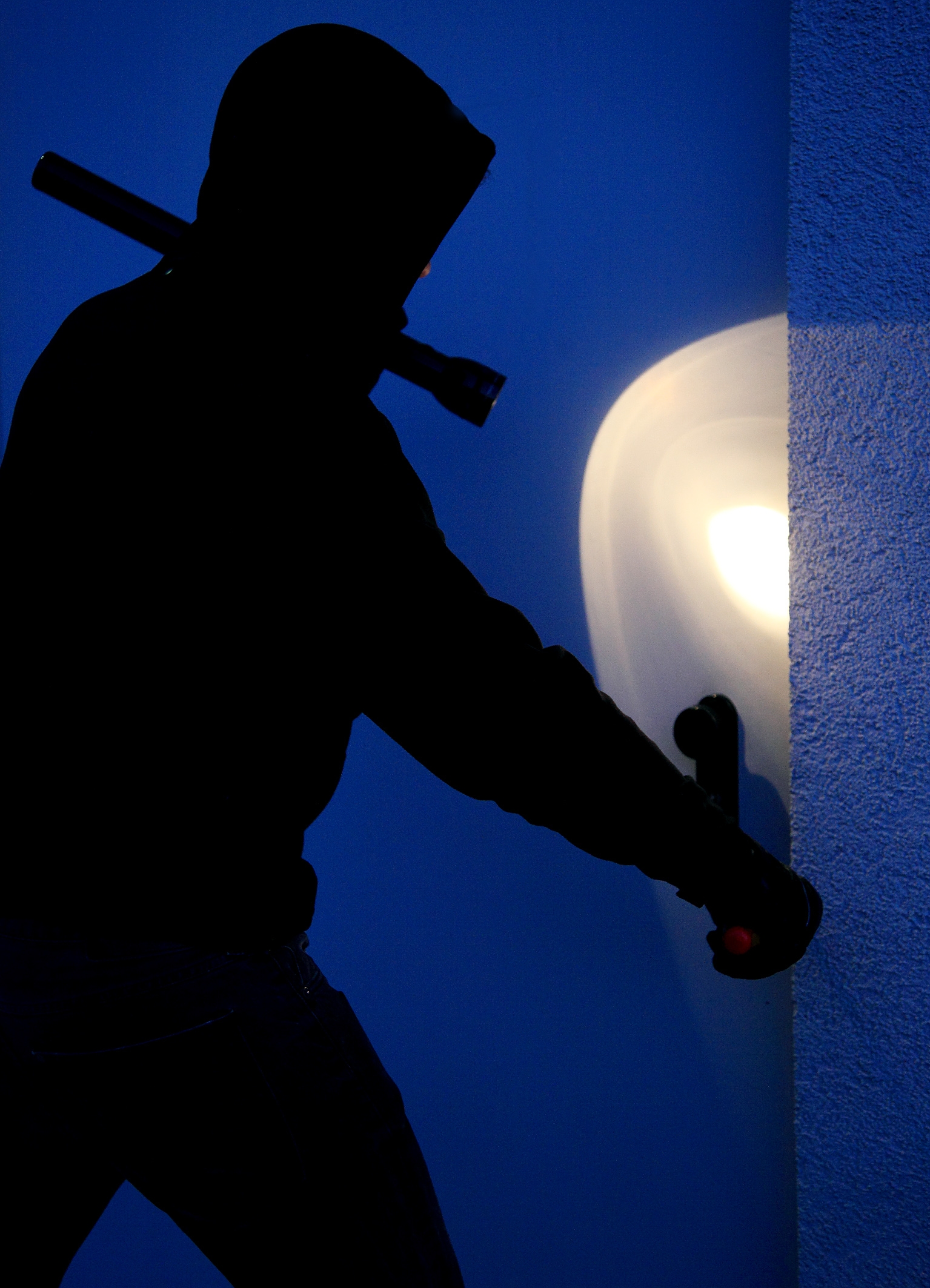 Wohnungs- und Hausbesitzer sollten auf die Sicherheit ihrer eigenen vier Wände achten.