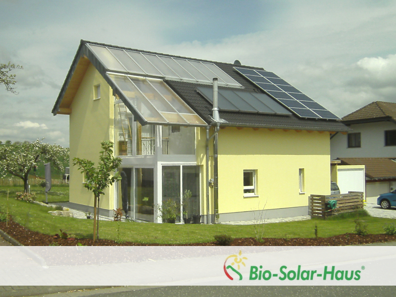Fertighaus in Bio-Solar-Haus-Bauweise Fertighaus in Bio-Solar-Haus-Bauweise