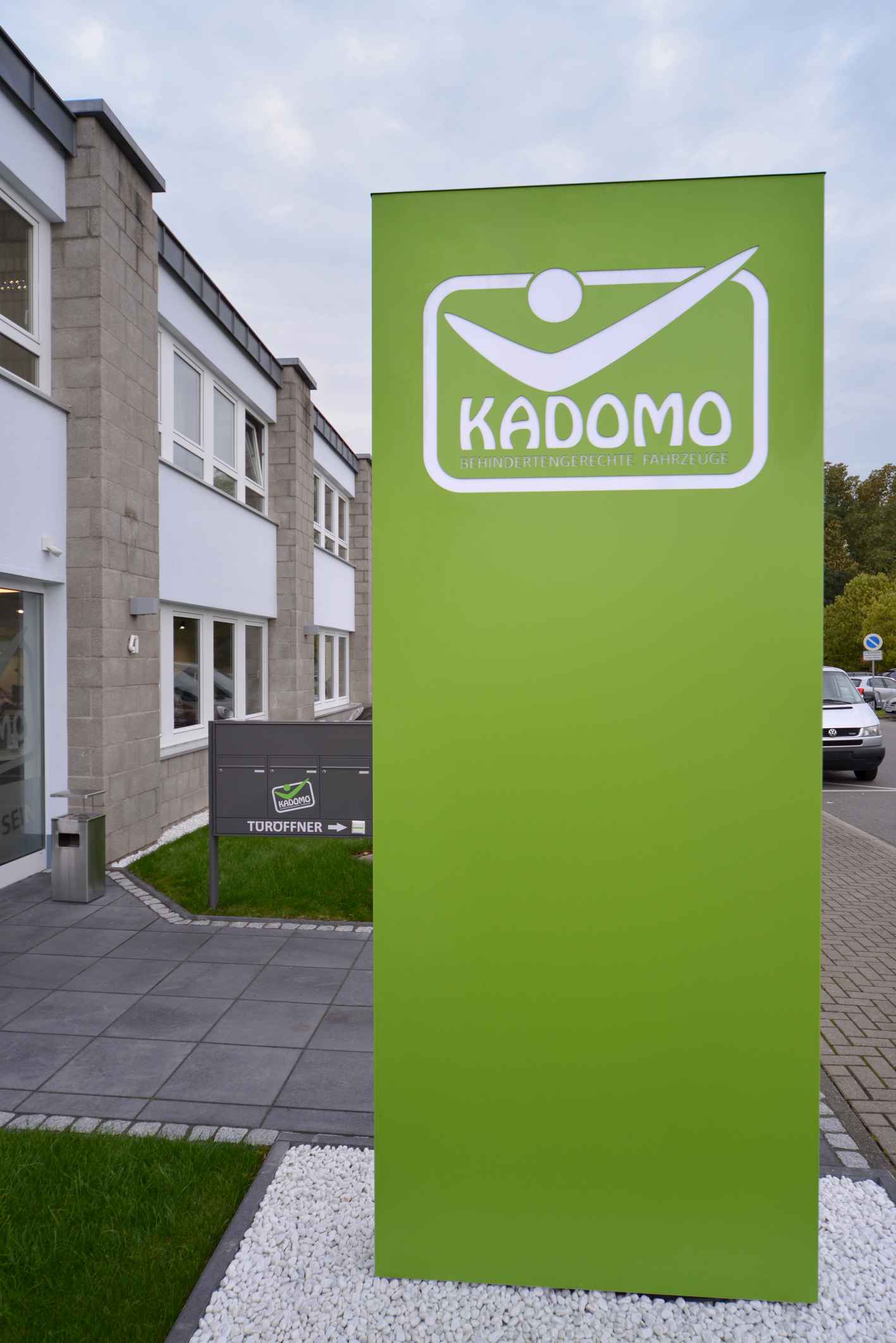 Der Name des Unternehmens ist ebenso hoffnungsvoll wie seine Farbe: Du kannst doch mobil sein. Der Name des Unternehmens ist ebenso hoffnungsvoll wie seine Farbe: Du kannst doch mobil sein.
