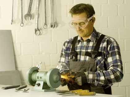 Arbeitsschutz von kwb für mehr Sicherheit beim Heimwerken. Bild: kwb tools Arbeitsschutz von kwb für mehr Sicherheit beim Heimwerken. Bild: kwb tools