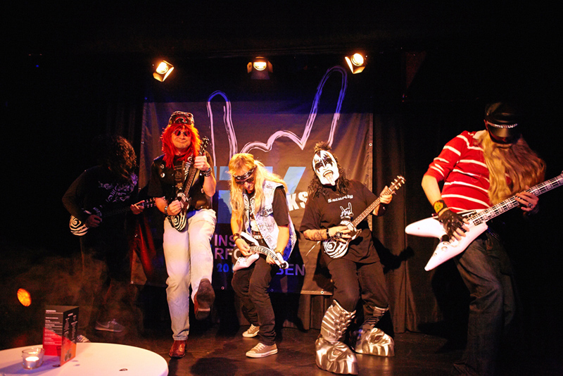 SPV-?Rockstars?beim Luftgitarrenwettbewerb auf der Jubiläumsparty