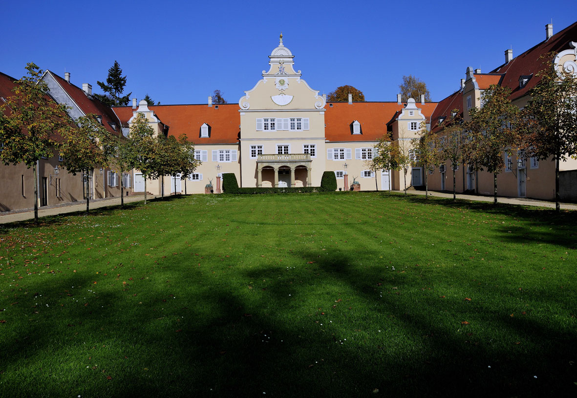 Noch wird das Hotel Jagdschloss Kranichstein renoviert und erweitert - im Dezemberöffnet es die Pfor Noch wird das Hotel Jagdschloss Kranichstein renoviert und erweitert - im Dezemberöffnet es die Pfor