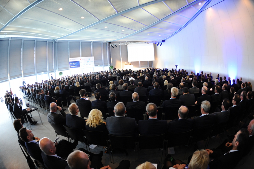 500 Gäste machten den automotiveIT Kongress 2013 zum Gipfeltreffen der Branche