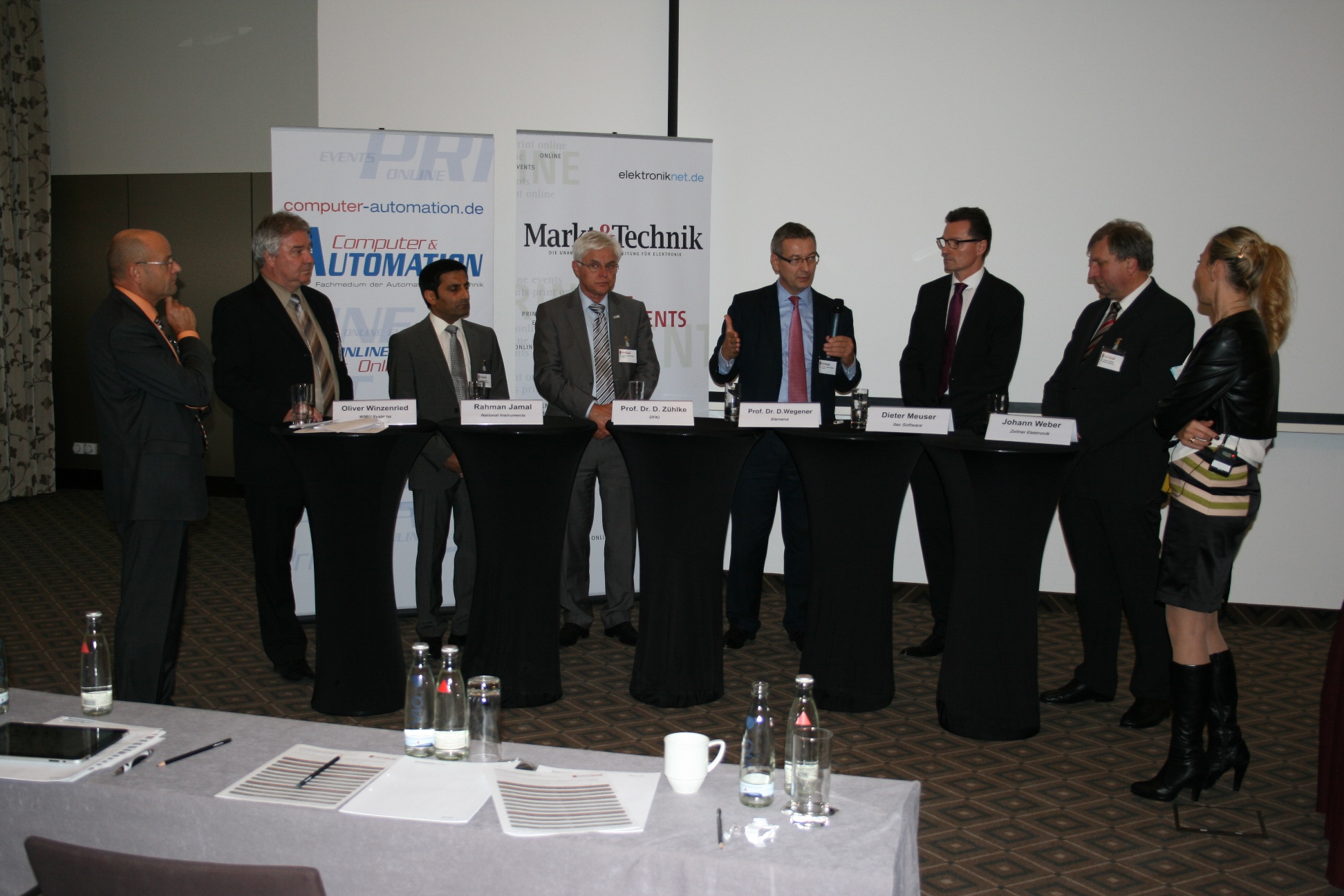 Podiumsdiskussion beim?Summit Industrie 4.0?der Fachzeitschrift Markt&Technik Podiumsdiskussion beim?Summit Industrie 4.0?der Fachzeitschrift Markt&Technik