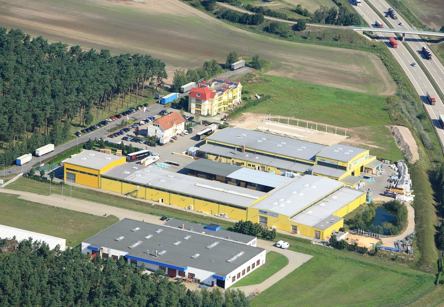 Das Hanlo-Werk in Freiwalde zählt zu den modernsten Fertighaus-Produktionsstätten in Europa. (Foto: Das Hanlo-Werk in Freiwalde zählt zu den modernsten Fertighaus-Produktionsstätten in Europa. (Foto: