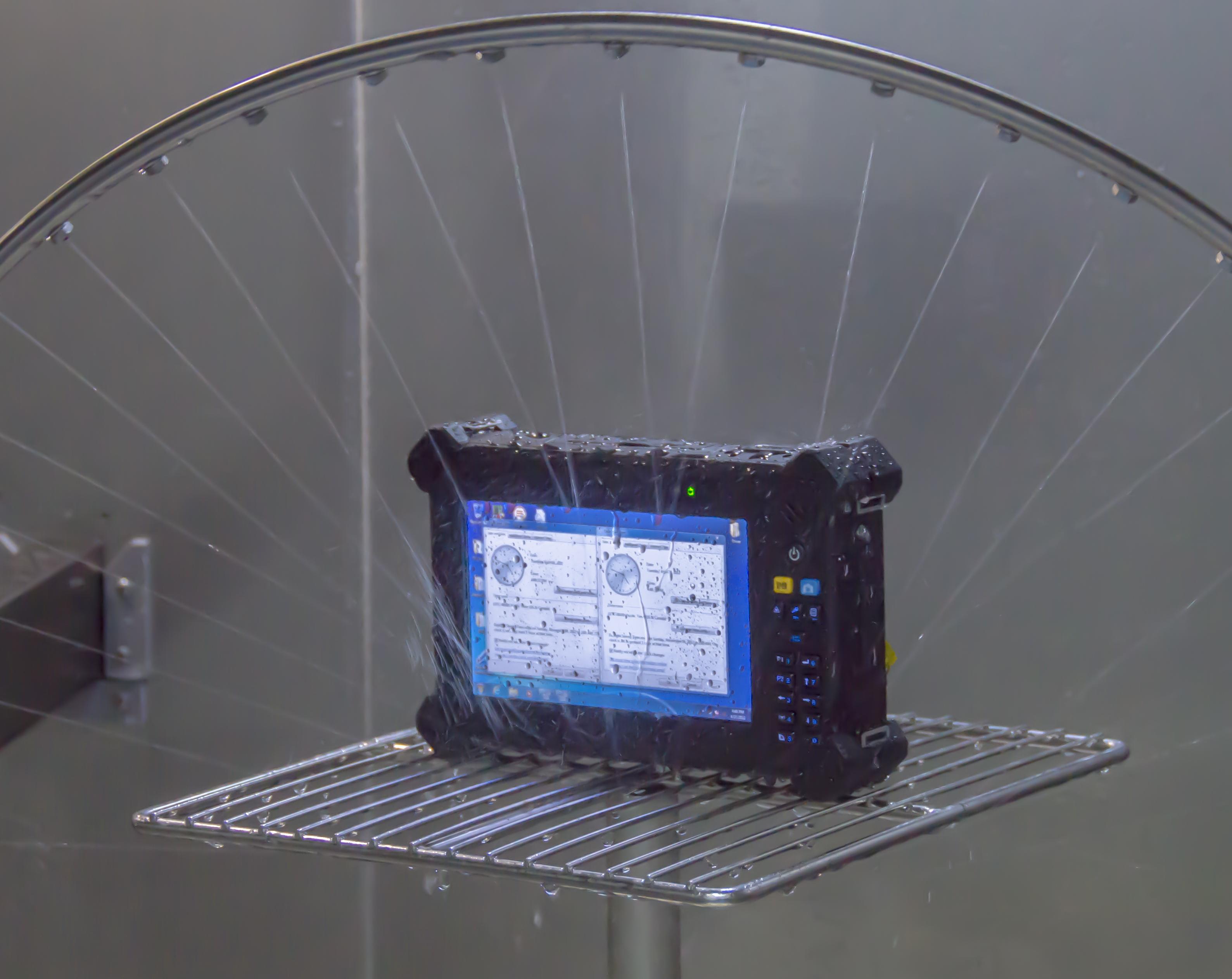 Für raue Arbeitsumgebungen entwickelt: Das robuste Tablet-PC Durabook T7Q von Twinhead