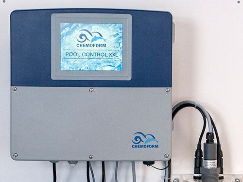 Die neuen, universellen Mehrkanal Mess-, Regel- und Dosiersysteme der Chemoform AG.