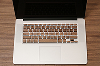 Edle Hölzer für die Apple-Tasten Edle Hölzer für die Apple-Tasten