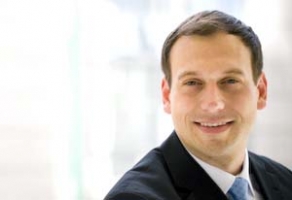 Rechtsanwalt Christoph Scholze von der AID24 Rechtsanwaltskanzlei aus Wiesbaden