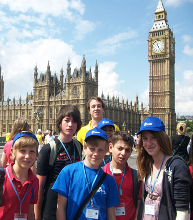 Schülergruppe vor dem Big Ben in London Schülergruppe vor dem Big Ben in London