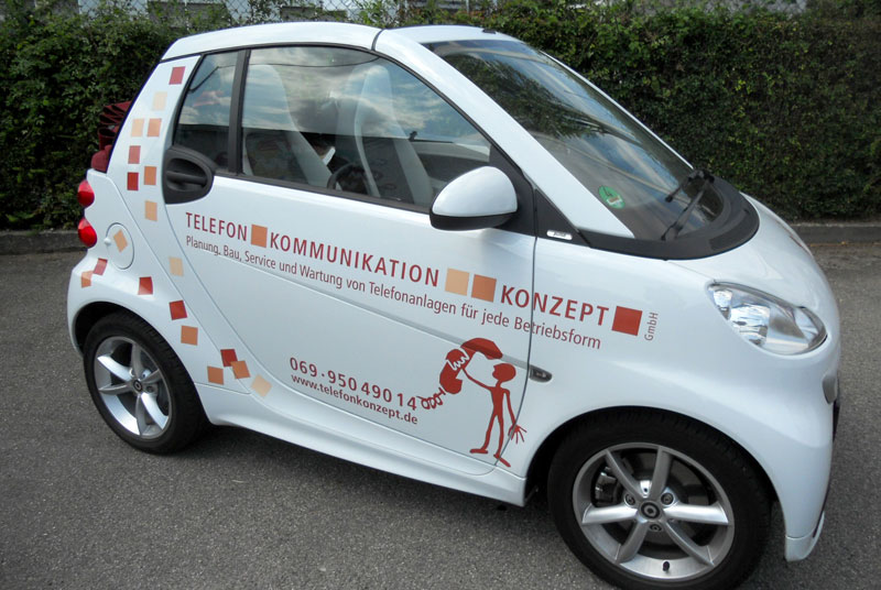 Pkw mit Fahrzeugwerbung Pkw mit Fahrzeugwerbung