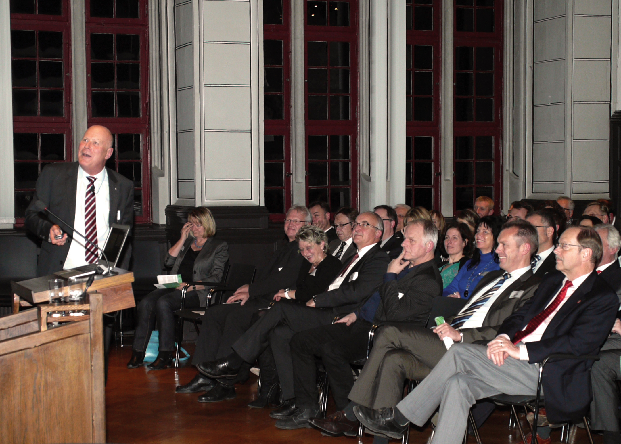 Oskar Flach referierteüber das Betriebliche Gesundheitsmanagement im Unternehmen.
