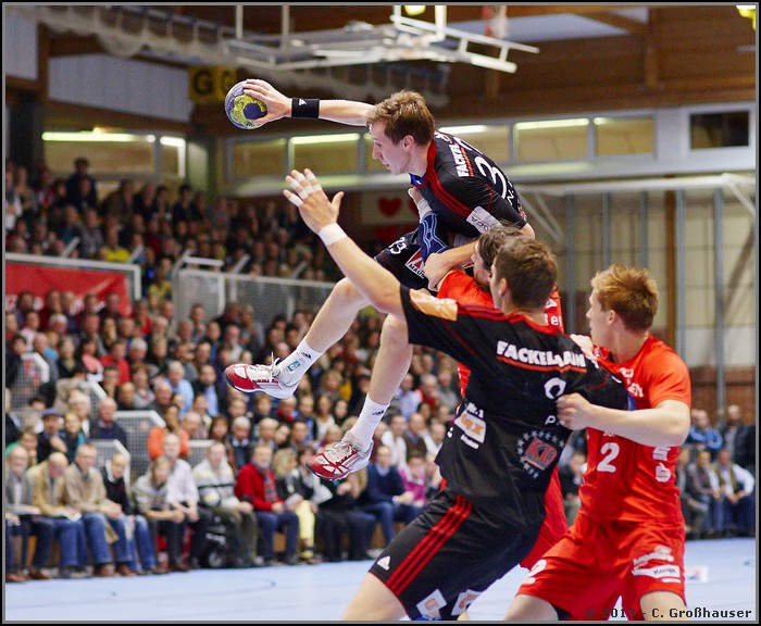 Foto: Großhauser, Erlangen) Nico Link: voller Einsatz im „Luftkampf“ Foto: Großhauser, Erlangen) Nico Link: voller Einsatz im „Luftkampf“