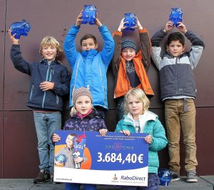 Schulschwein-Übergabe in der Berkersheimer Grundschule in Frankfurt
