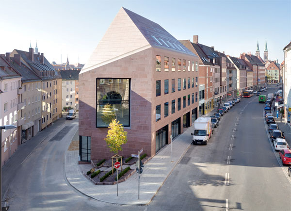Moderne harmoniert mit historischem Stadtbild.