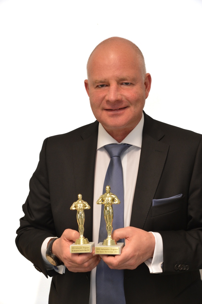 Roman Anlanger mit den zwei XING Awards Roman Anlanger mit den zwei XING Awards