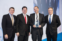 Michael Dell zeichnet Networkers als Partner des Jahres aus. (Bild: Dell) Michael Dell zeichnet Networkers als Partner des Jahres aus. (Bild: Dell)