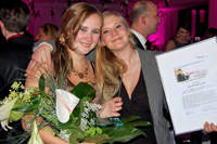 (v.l.): Larissa Völl mit ihrer Ausbilderin Sabrina Standfuß vom Novotel Aachen City (v.l.): Larissa Völl mit ihrer Ausbilderin Sabrina Standfuß vom Novotel Aachen City
