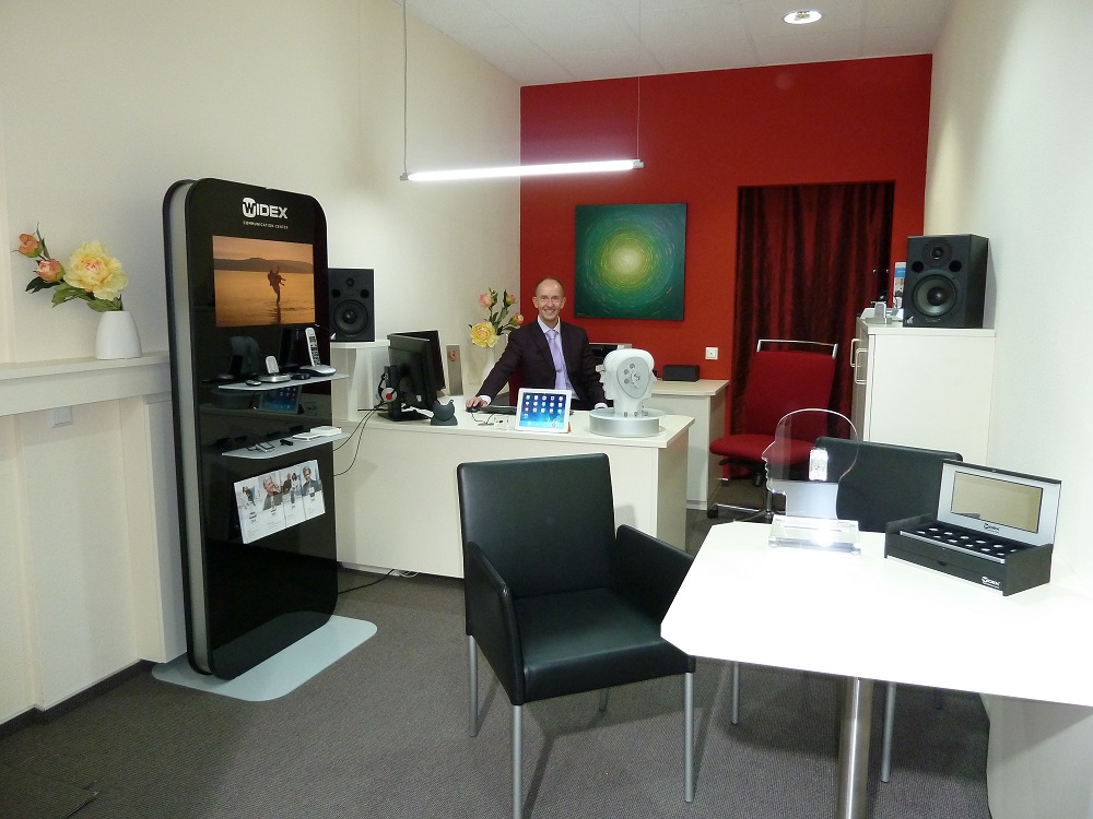 Lennard Lemke im neuen Beratungsstudio
