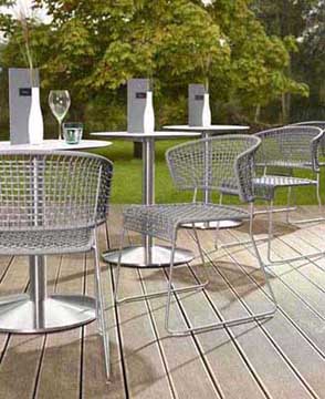Die neue Stuhl-Serie LAIN in formal-puristischem Design ist leicht und luftig wie der Sommer. Foto: 