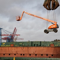 Arbeitsbühnenvermieter AFI beweist herausragende Beratungskompetenz bei Einsatz am Hamburger Hafen Arbeitsbühnenvermieter AFI beweist herausragende Beratungskompetenz bei Einsatz am Hamburger Hafen