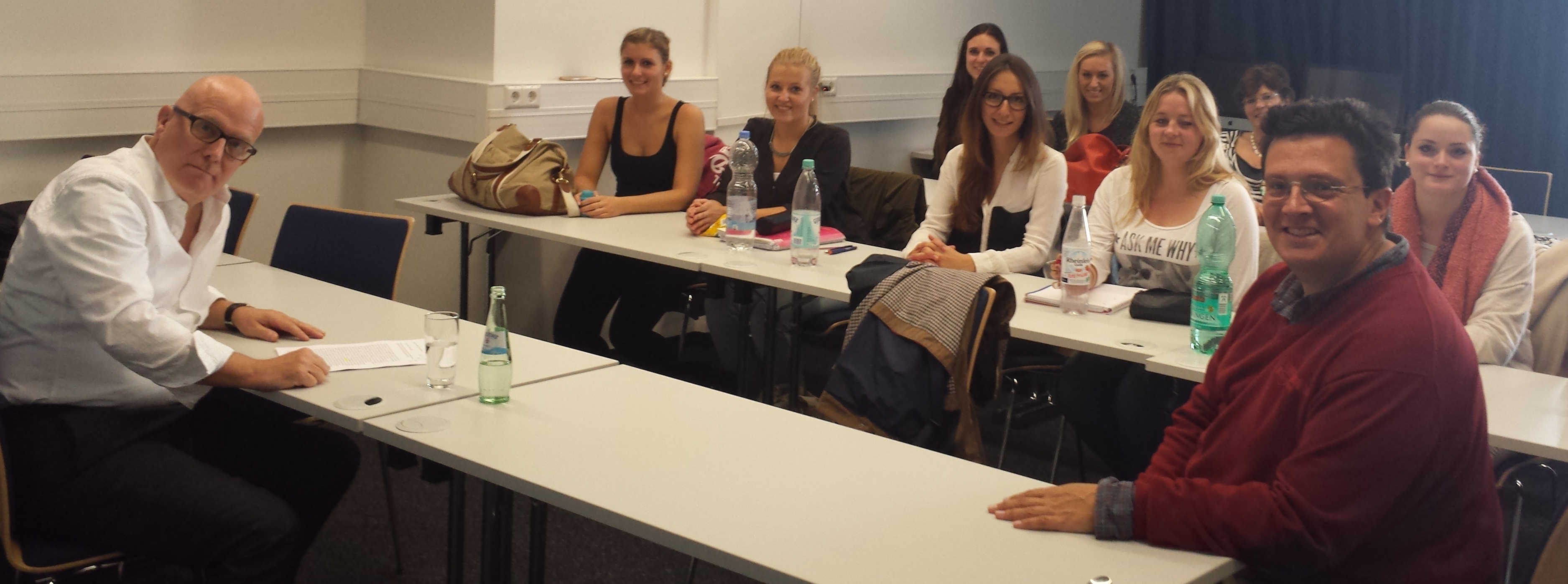 Kommunikationsexperte Wolfgang Kreuter im Gespräch mit Kölner MHMK-Studierenden