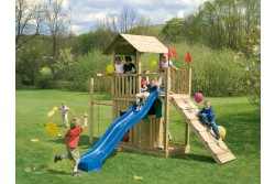 Spielturm mit Rutsche